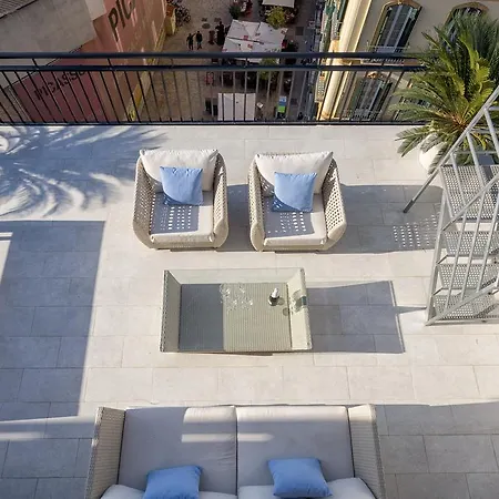 Apartament Mercedes Penthouse In By Solaga Homes