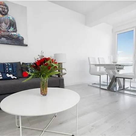 Mercedes Penthouse In By Solaga Homes Lägenhet