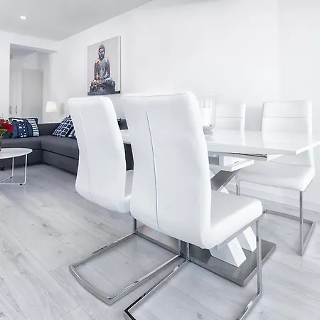 Lägenhet Mercedes Penthouse In By Solaga Homes
